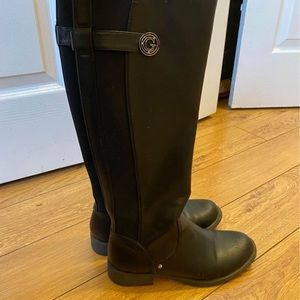Women’s Guess boots